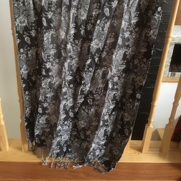 Scarf - Picture 1 of 1